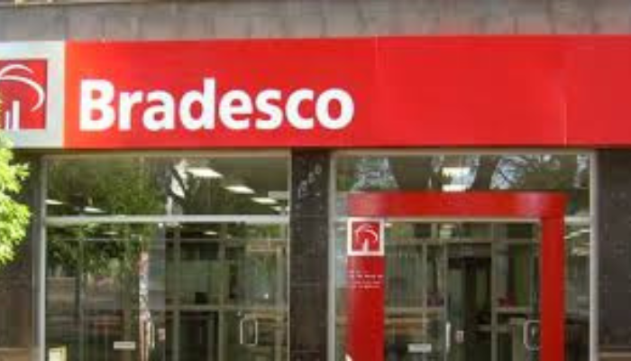 O Bradesco, um dos maiores bancos privados do Brasil, anunciou recentemente uma mudança importante